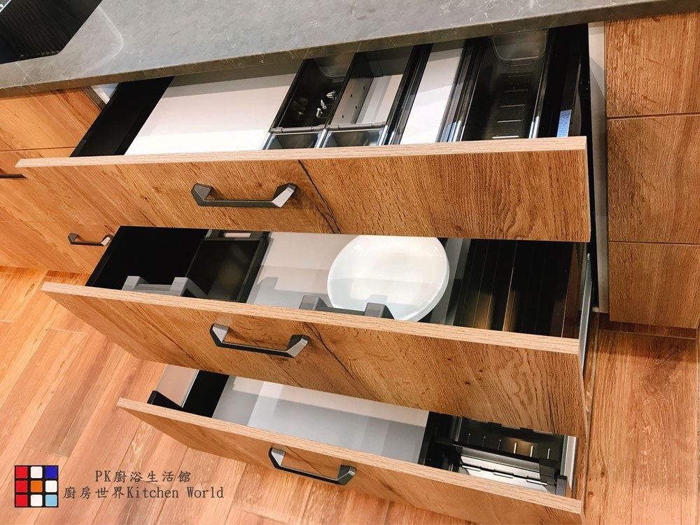 歐化系統廚具 一字型流理台 330公分上下櫥 白鐵台面 美耐板 花崗石水槽 🎀現場展示品🎀