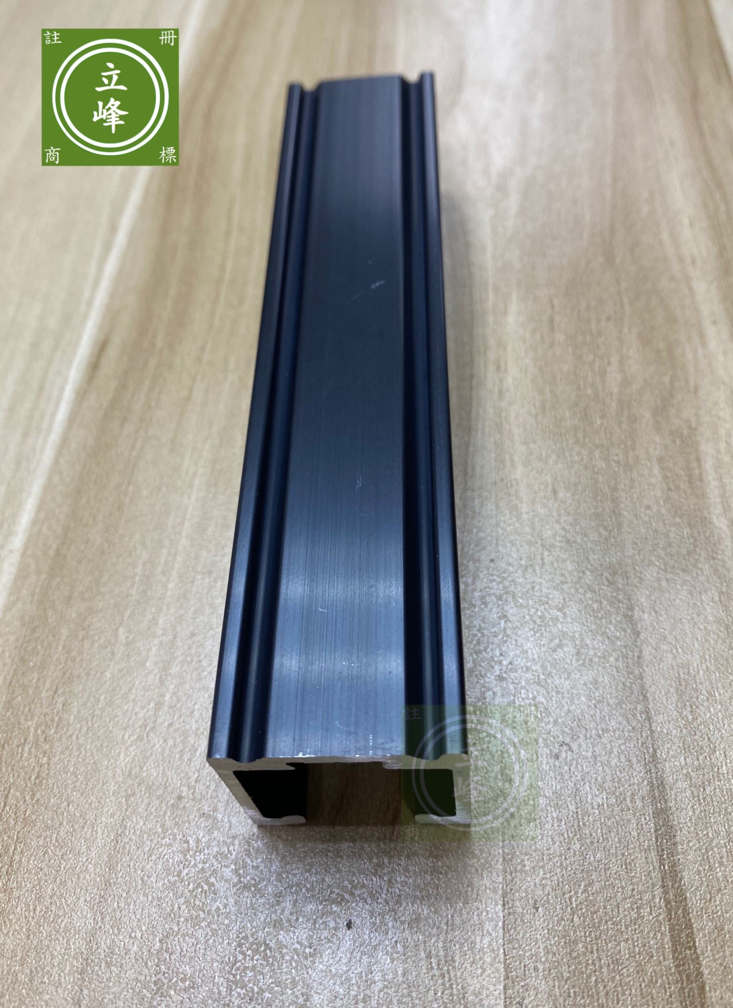GS700A緩衝輪吊軌【黑色】