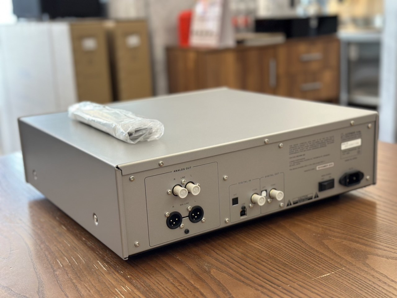 日本LUXMAN - D-05u CD/SACD播放器（二手/公司貨/ 近全新）