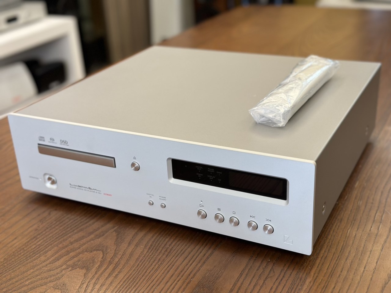日本LUXMAN - D-05u CD/SACD播放器（二手/公司貨/ 近全新）