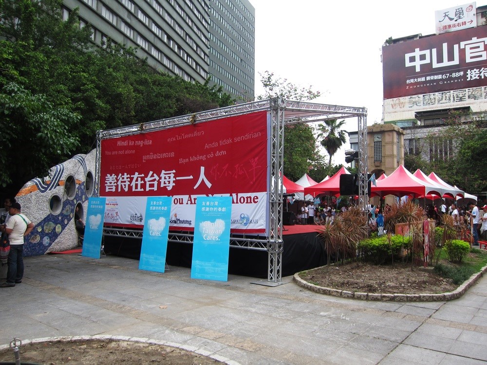 器材出租-TRUSS帳篷+舞台結構/施工安裝範例(非販售)-依造尺寸及距離報價 