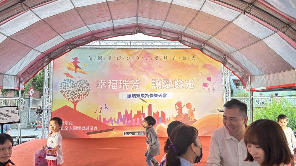 器材出租-TRUSS帆布+接龍帳篷施工安裝範例(非販售)-依造尺寸及距離報價