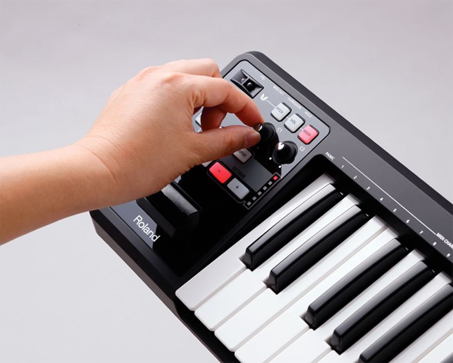 Roland A-49  49鍵  MIDI Keyboard Controller主控鍵盤(黑/白兩色)