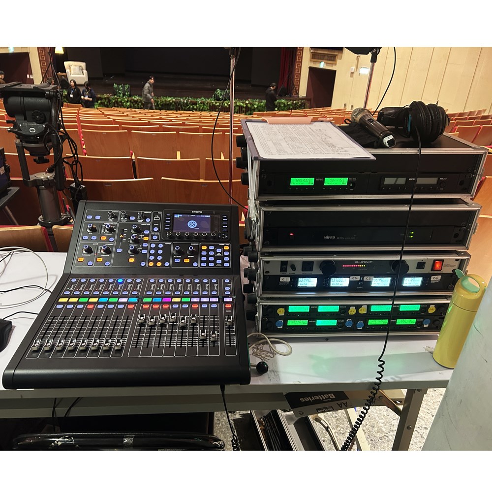 器材出租-MIDAS M32R LIVE數位混音器出租(非販售)-日租$3000/24h /多日優惠另洽