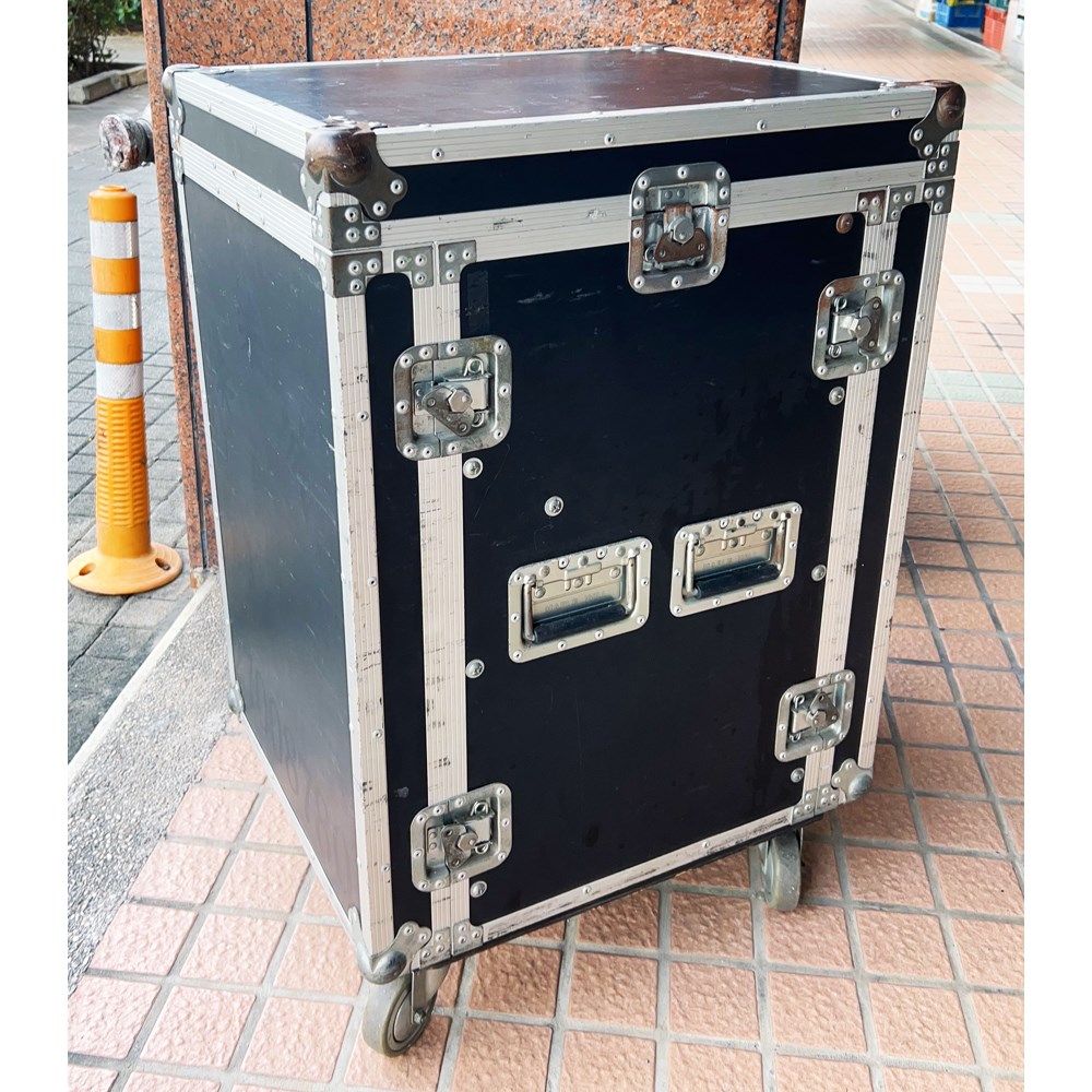中古器材出清-三開16U瑞克箱-限自取