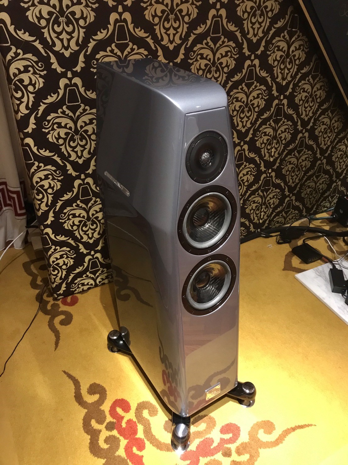 統元音響 -  荷蘭 KHARMA - DB7  主喇叭
