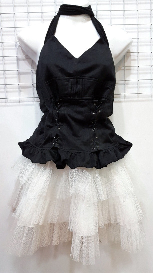 黑色綁帶馬甲裝