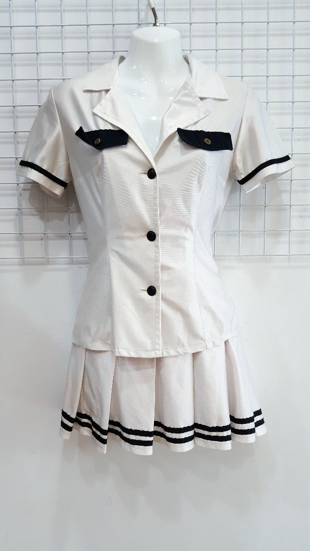 白色女軍裝