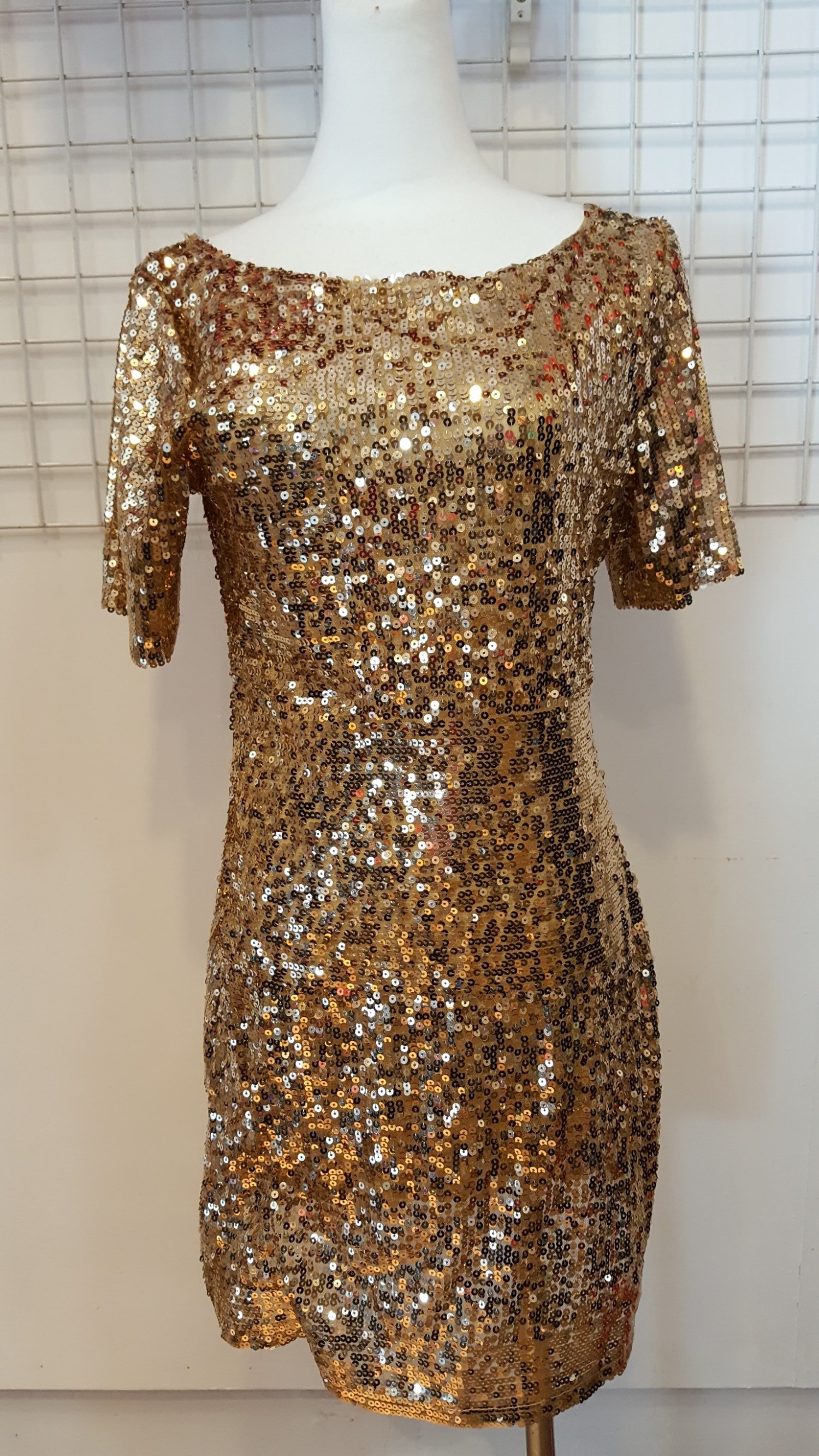 金色短袖亮片舞衣