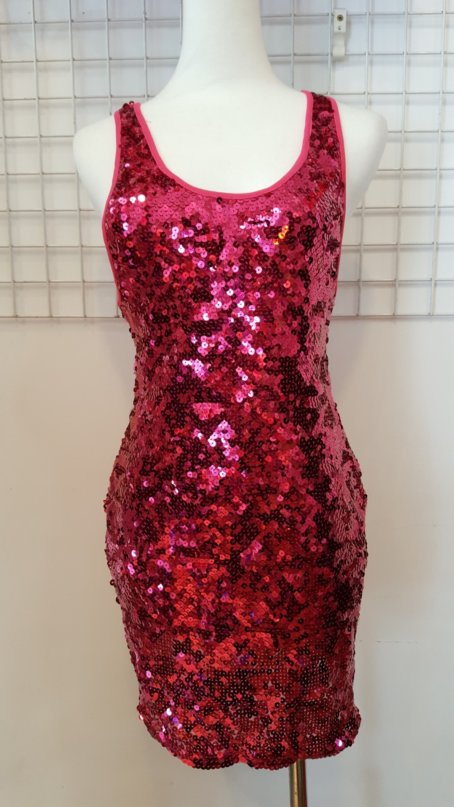 桃紅無袖亮片舞衣