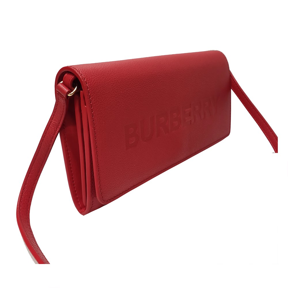 【BURBERRY 巴寶莉】80528391 經典素面壓印皮革WOC手拿斜背包(黑色)