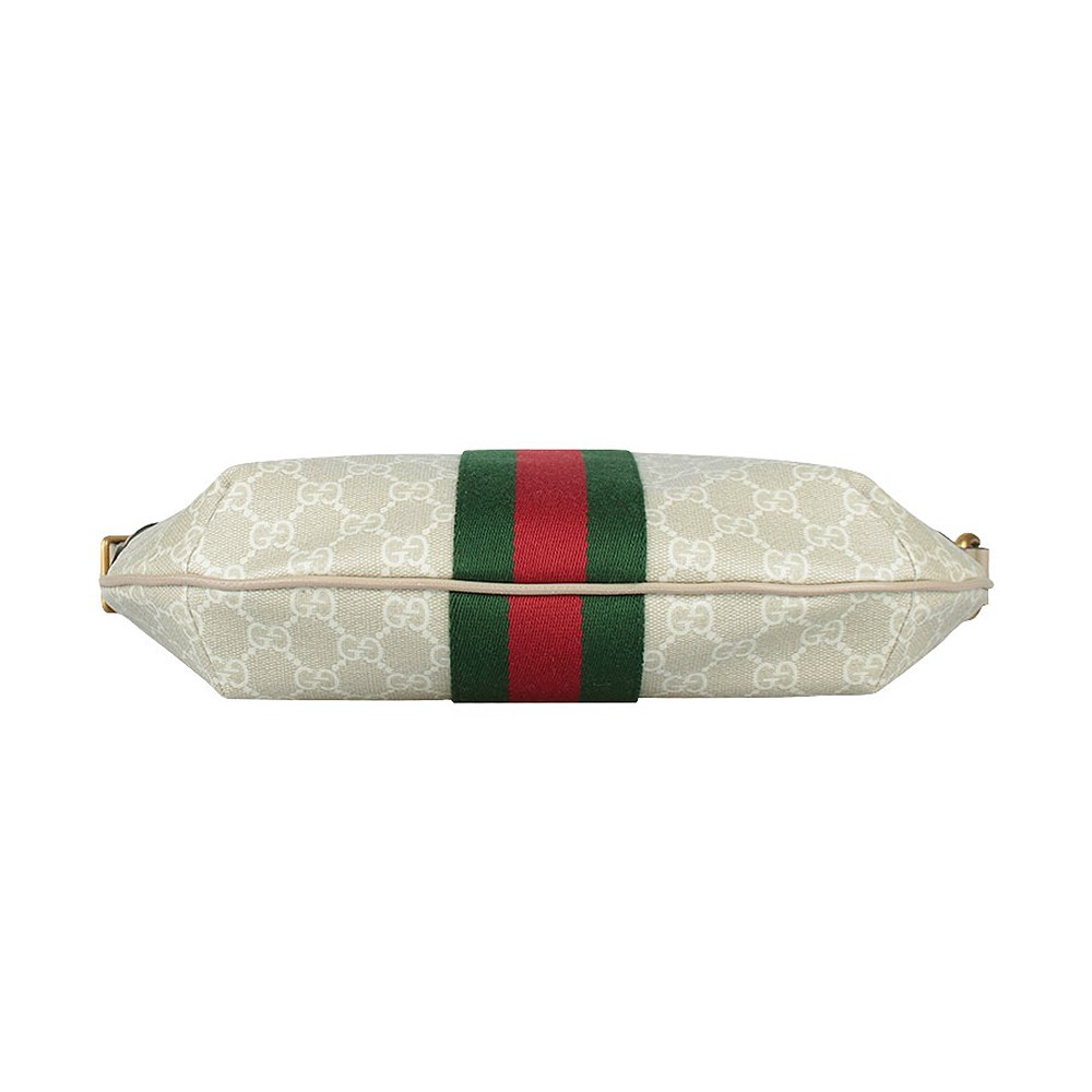 【GUCCI 古馳】598125 經典Ophidia系列 GG Supreme帆布印花綠紅綠織帶皮革飾邊肩背/斜背彎月包 (燕麥色)