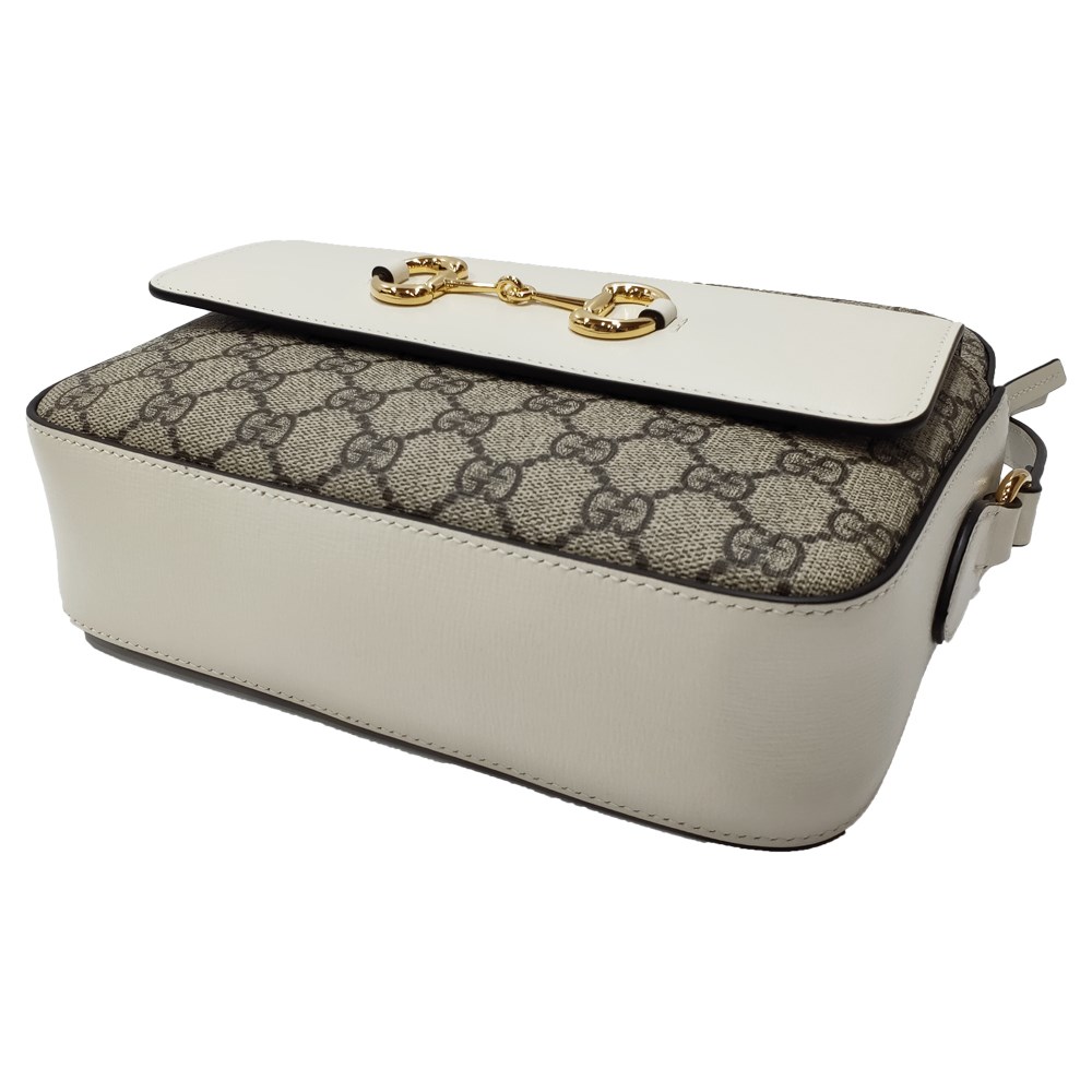  【GUCCI 古馳】645454 經典1955馬銜釦系列拉鍊相機包/肩背包(白色)