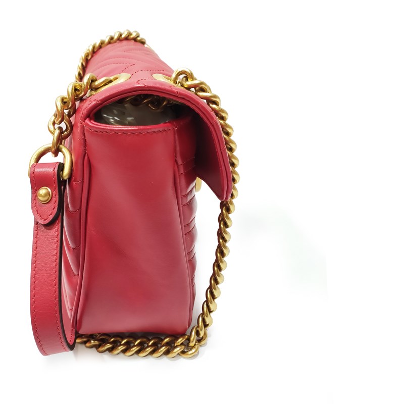 【GUCCI 古馳】443497 經典Marmont 系列仿舊金色雙G LOGO牛皮山字車紋壓釦肩/斜背包(紅色26cm)