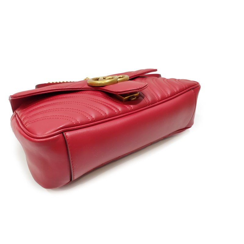 【GUCCI 古馳】443497 經典Marmont 系列仿舊金色雙G LOGO牛皮山字車紋壓釦肩/斜背包(紅色26cm)