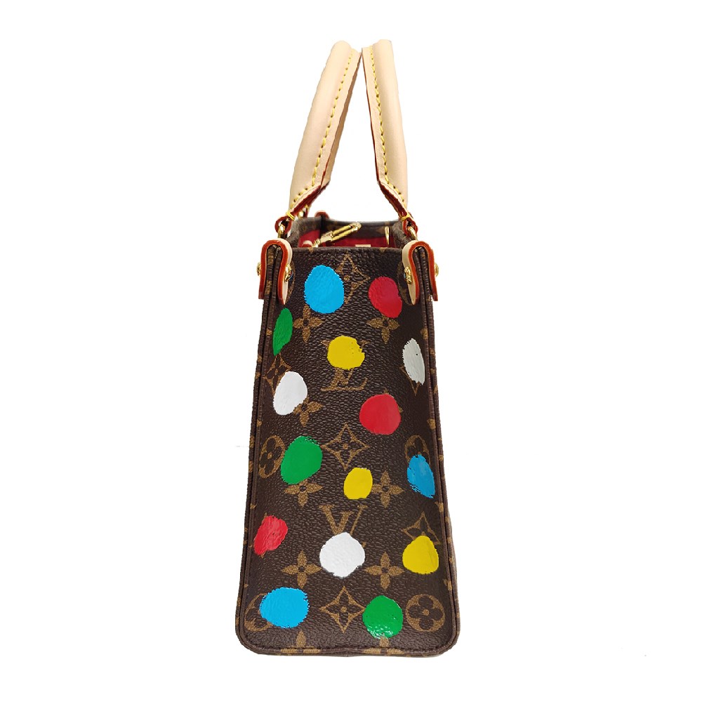 【Louis Vuitton 路易威登】M46380 獨家2023草間彌生聯名款LV X YK ONTHEGO手提/斜背包(彩色PM)