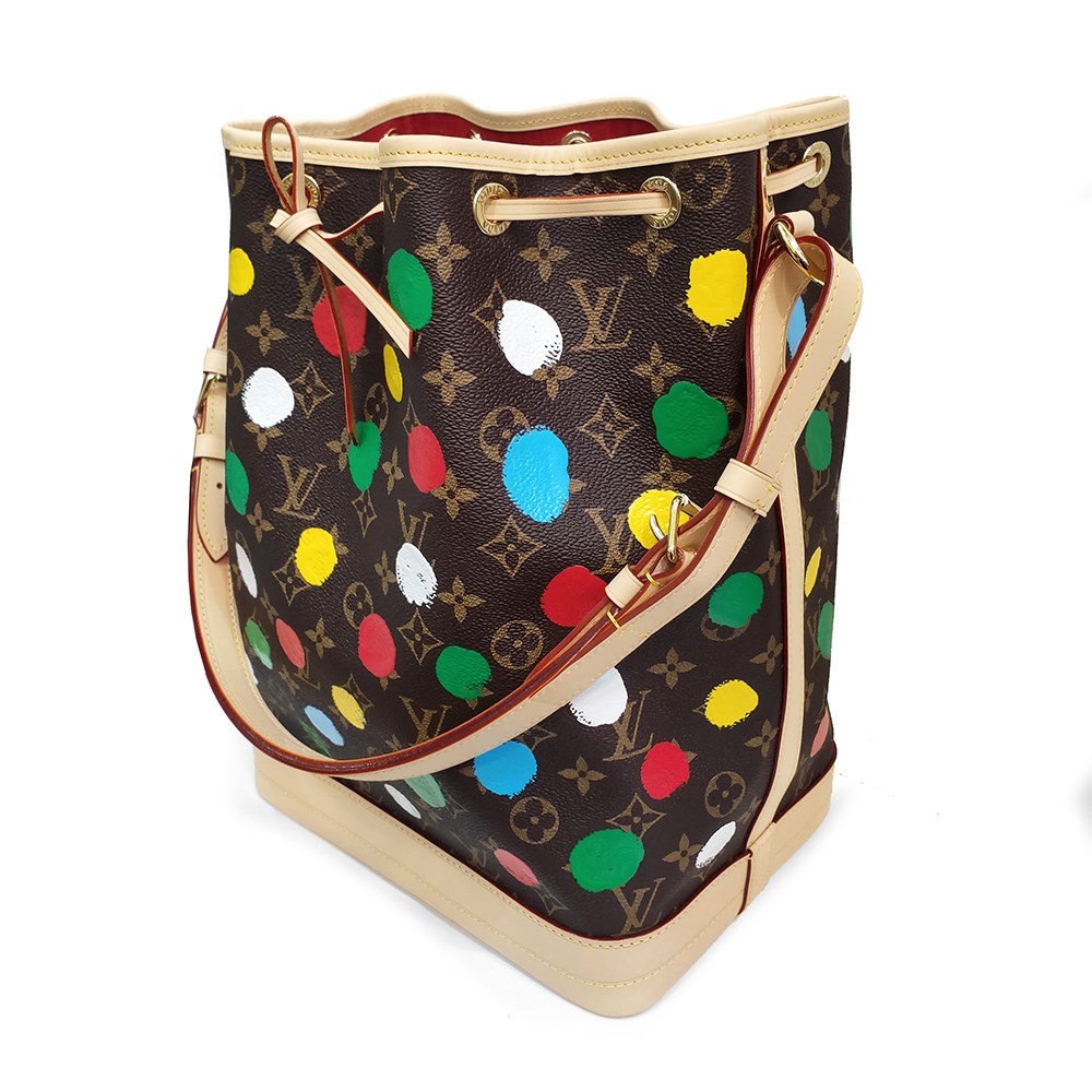 【Louis Vuitton 路易威登】 M46394 草間彌生聯名款LV x YK Noe手提/斜背Monogram帆布束繩水桶包(彩色)