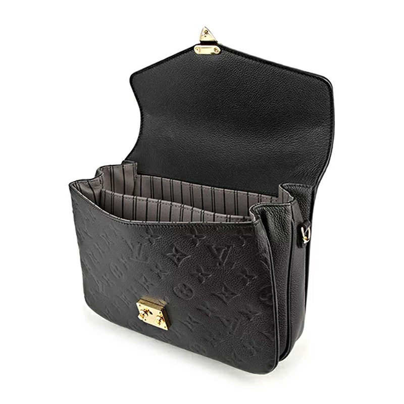 【Louis Vuitton 路易威登】M41487 經典Pochette Metis系列Monogram壓紋全皮金釦肩背斜背郵差包(黑色)