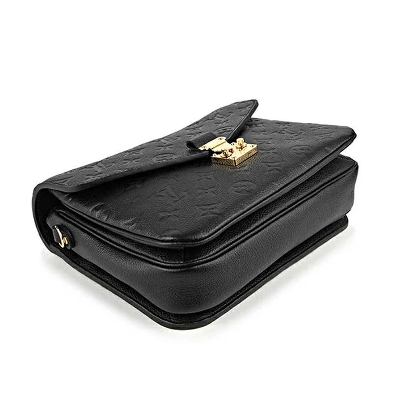 【Louis Vuitton 路易威登】M41487 經典Pochette Metis系列Monogram壓紋全皮金釦肩背斜背郵差包(黑色)