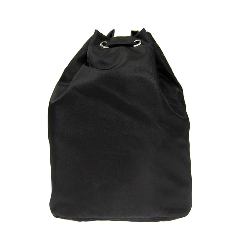 【PRADA 普拉達】1MA369 經典三角LOGO尼龍束口手提水桶包(黑色)