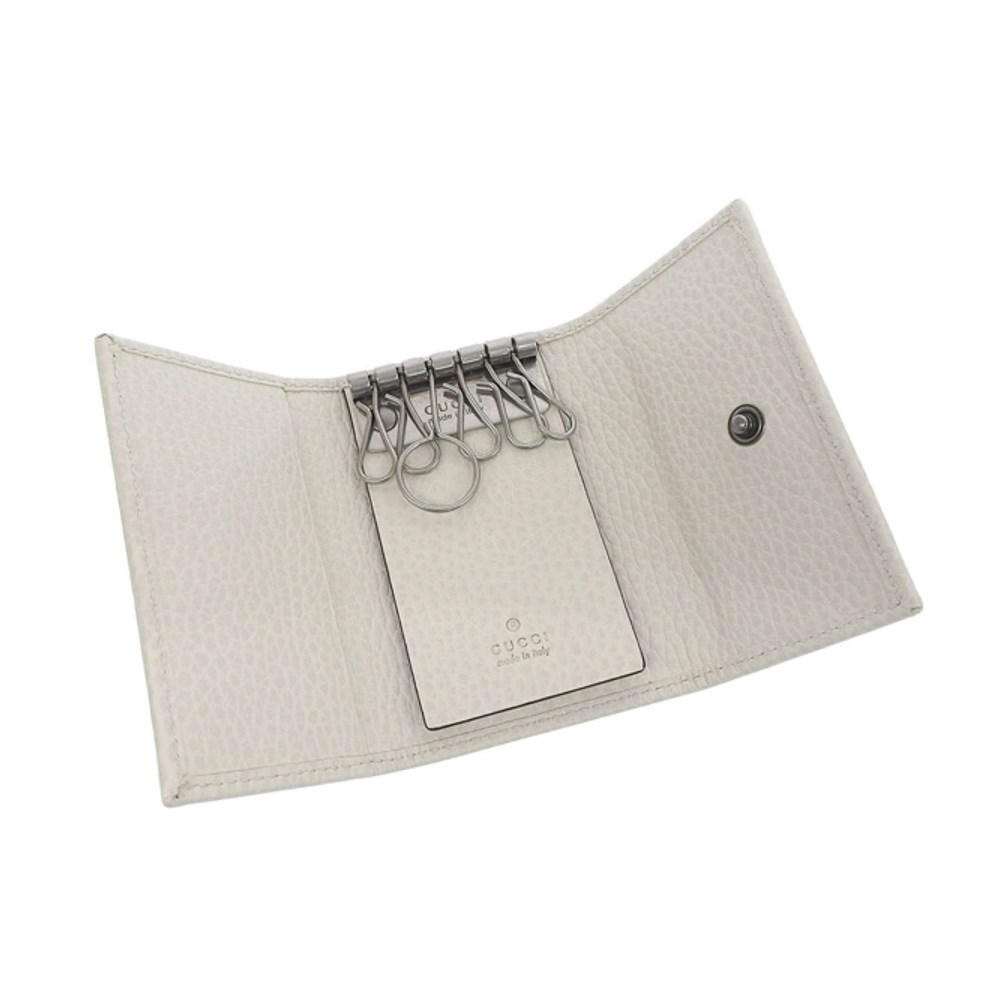 【GUCCI 古馳】456118 經典GG LOGO荔枝紋牛皮暗扣鑰匙包(白色) 