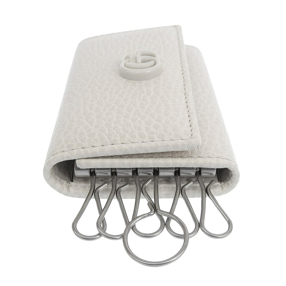 【GUCCI 古馳】456118 經典GG LOGO荔枝紋牛皮暗扣鑰匙包(白色) 