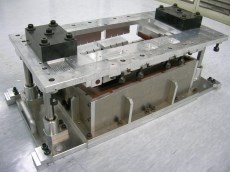 振動摩擦熔接用模具