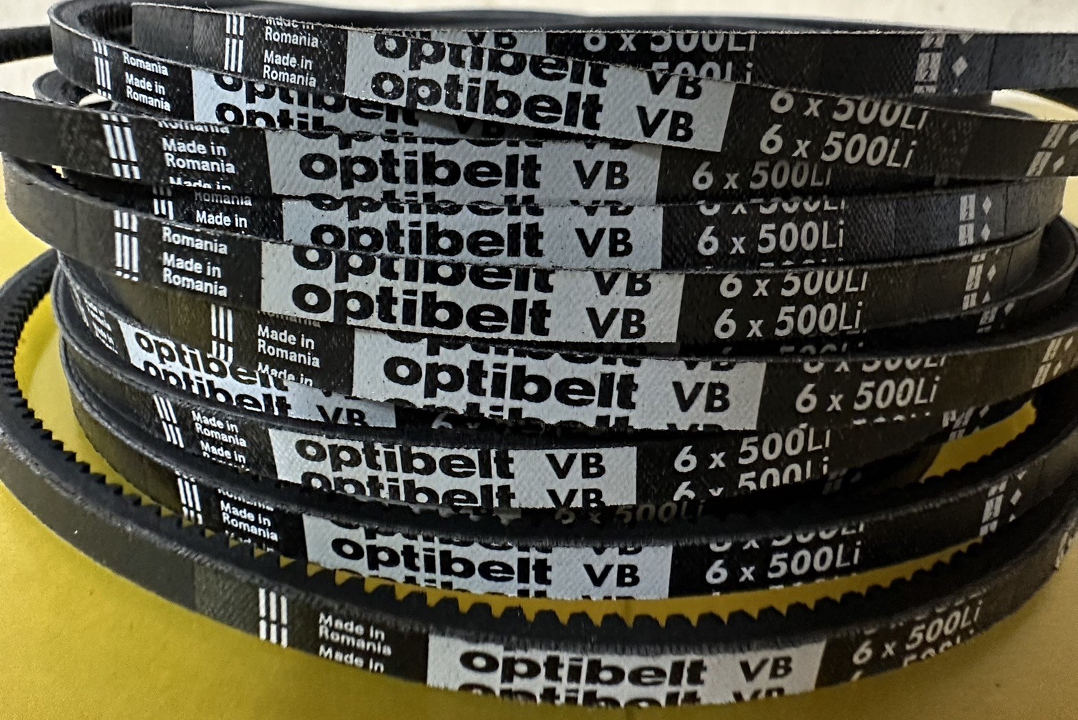 BRECOFLEX,榮盛膠業,三角皮帶,耐熱皮帶,切齒皮帶,風扇皮帶,PU鋼絲齒帶,時規皮帶,聚胺脂鋼絲皮帶,聚胺脂鋼絲開口帶,象牌皮帶,山牌皮帶,大象皮帶,大山皮帶,齒型皮帶,時規皮帶,同步帶紅膠,包裝機皮帶,齒帶傳動帶,糊盒機皮帶,立式包裝機皮帶,拉膜機皮帶,送紙機皮帶,德國馬牌(CONTI)皮帶,併聯三角皮帶,冷卻水塔皮帶,食品輸送帶,義大利進口開口聚胺脂(PU)輸送皮帶,日本阪東(BANDO)皮帶,風扇皮帶,汽車切齒皮帶,電機皮帶,洗衣機滾筒皮帶,耐油耐熱三角傳動皮帶 桃園三角皮帶,桃園工業皮帶,膠業,桃園膠業,桃園高馬力皮帶,桃園高張力皮帶,傳動皮帶,Classicl V-Belt,High power V-belt,V-belt,台製工業皮帶,傳動皮帶,洗衣機皮帶,六角皮帶,併聯式三角皮帶