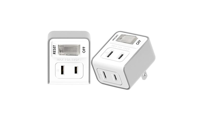 iPlus+保護傘 1切2座2P節能小壁插 一對二集中開關 PU-0122A