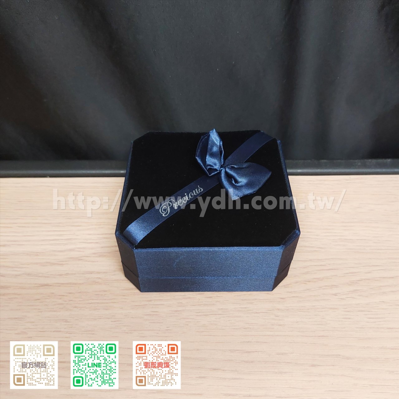 八角蝴蝶結手鐲盒(扣子)