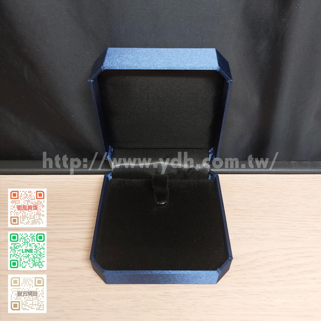 八角蝴蝶結手鐲盒(扣子)