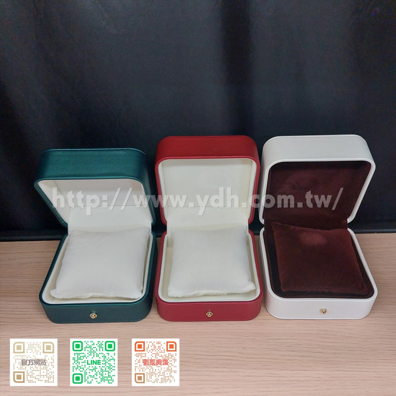 PU金扣手錶絨盒(枕頭)