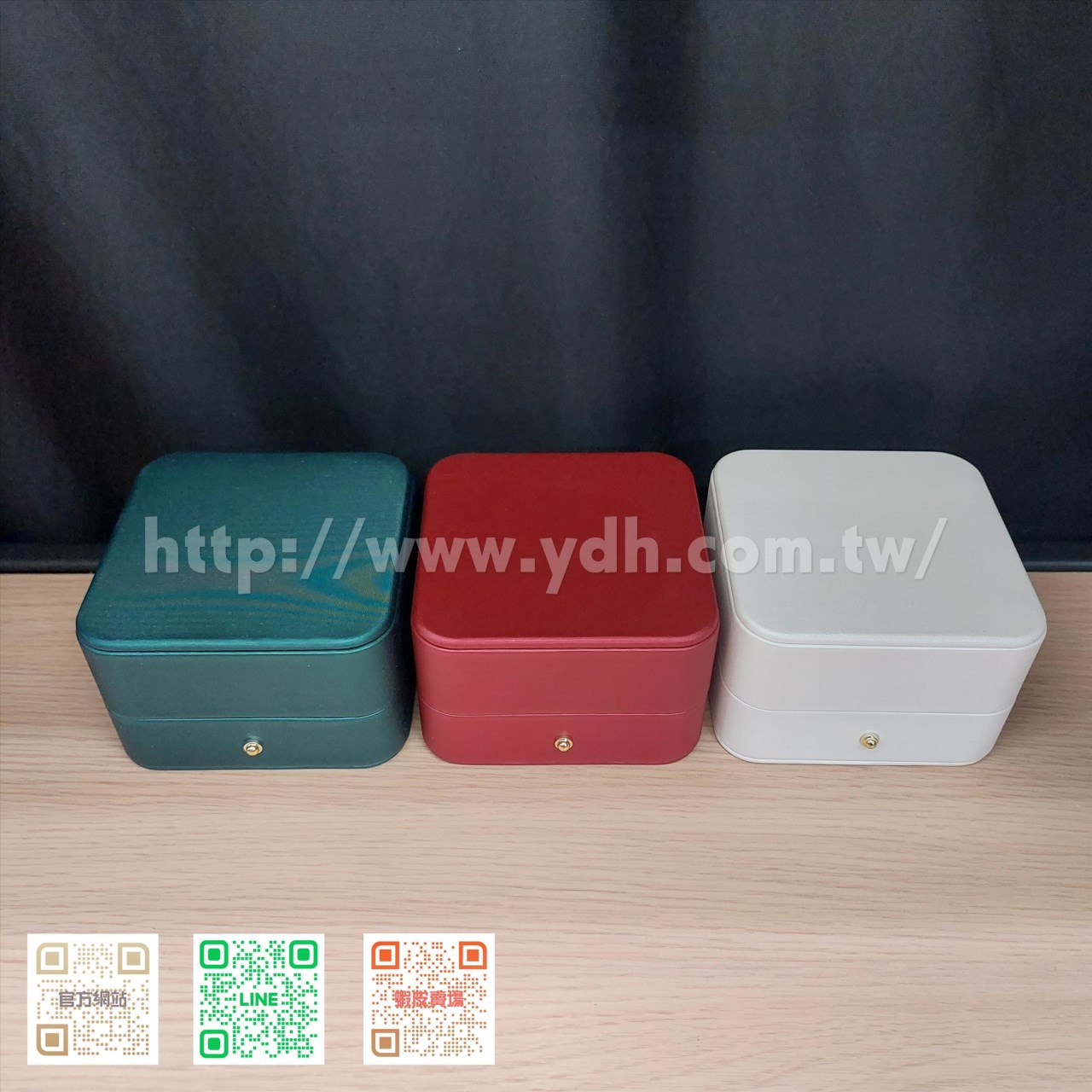PU金扣手錶絨盒(枕頭)