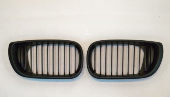 BMW E46 4D 02~04年 水箱罩