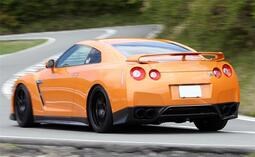 Nissan GTR 碳纖維側裙底板