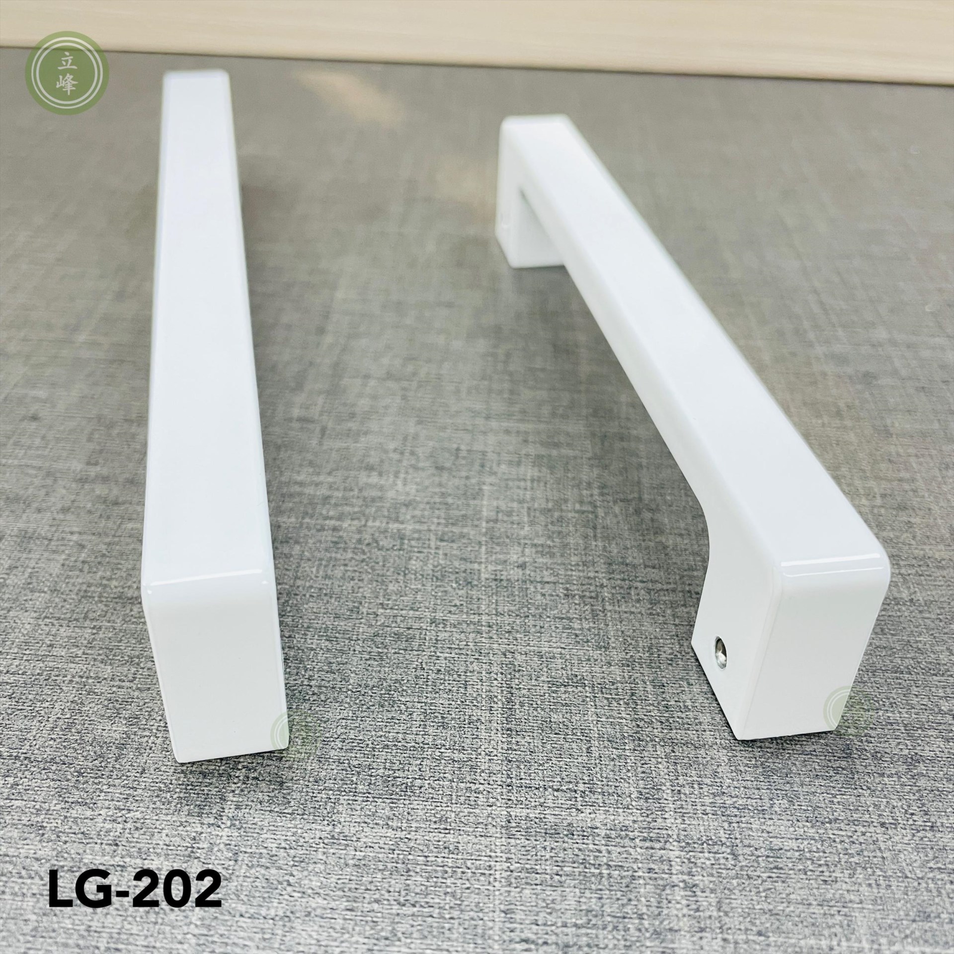 LG-202 【正面鎖、背鎖】白色把手
