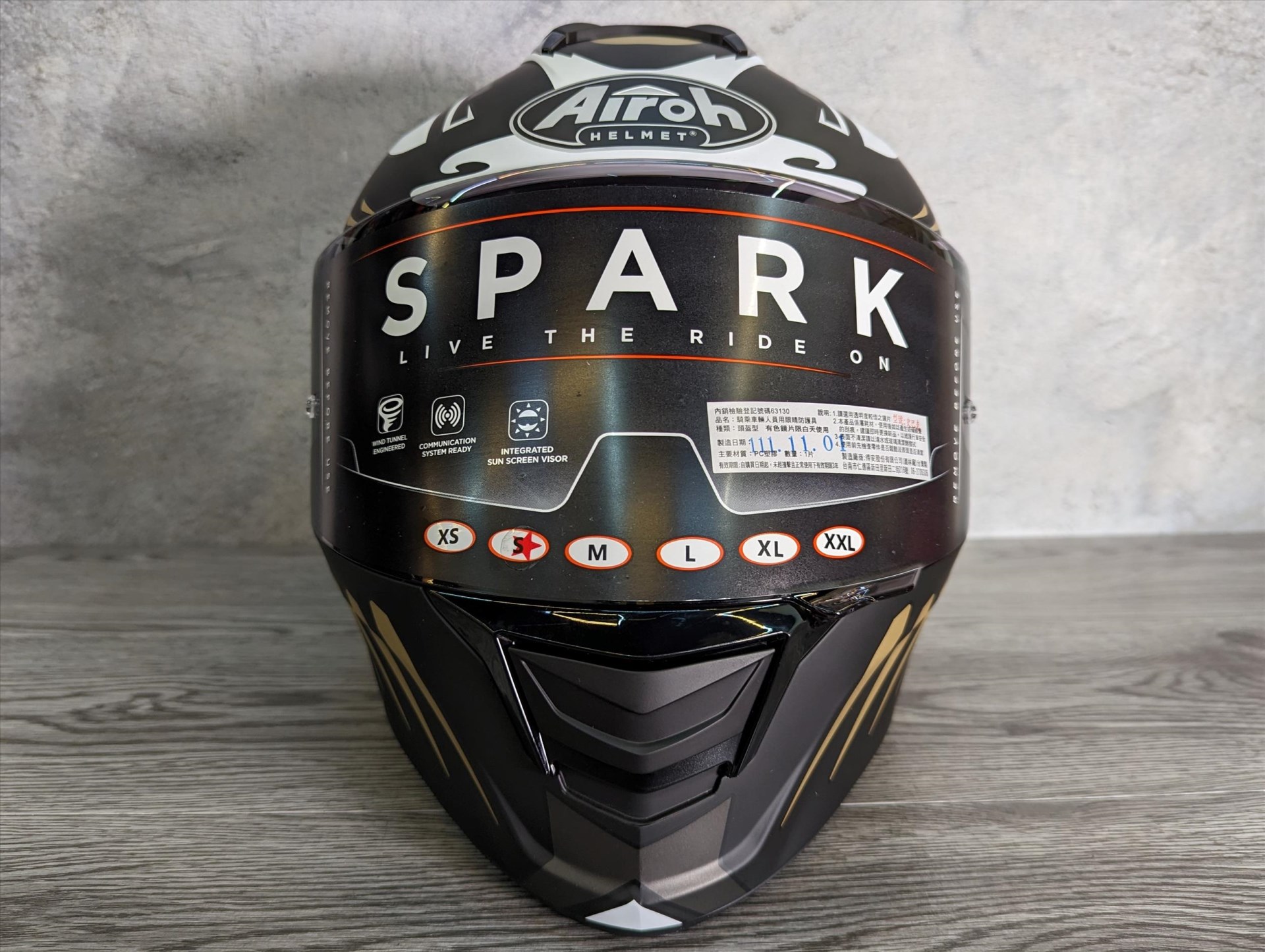 《遠古騎士》AIROH 義大利 SPARK #1 消光黑/金 全罩帽 安全帽