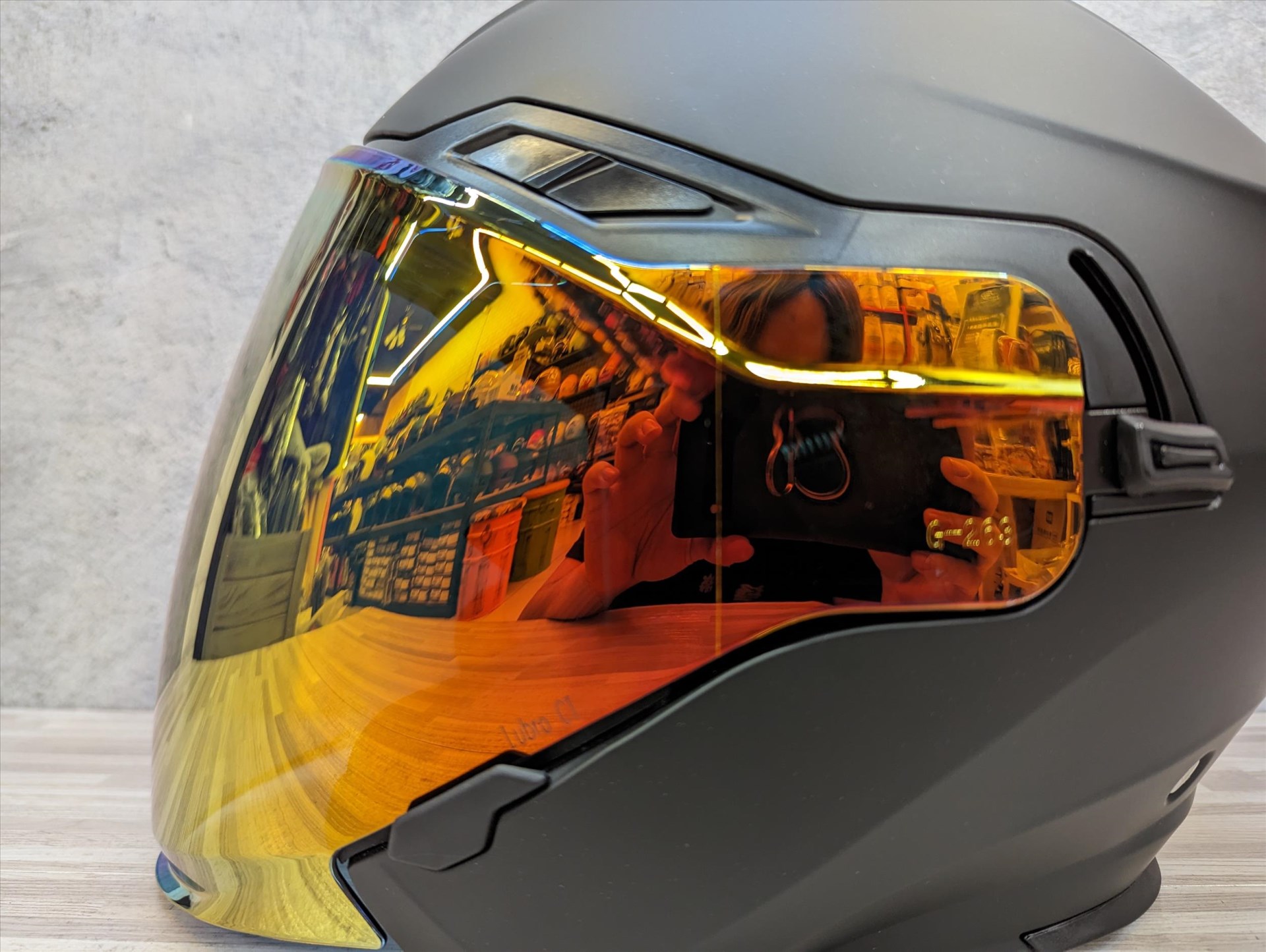 《遠古騎士》LUBRO CRUISE TECH 多層膜電鍍紅 原廠安全帽鏡片