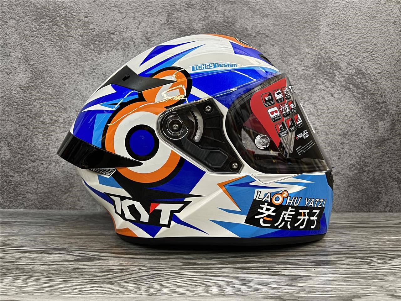 《遠古騎士》KYT TT-COURS TTC 老虎牙子 白藍 金屬排齒扣 TTC 安全帽