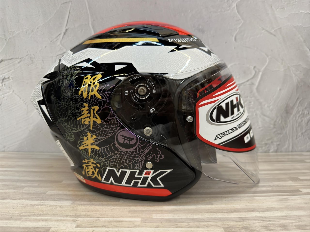 《遠古騎士》NHK S1 GP PRO 武士道 (MIHA) 內藏墨片半罩式安全帽 