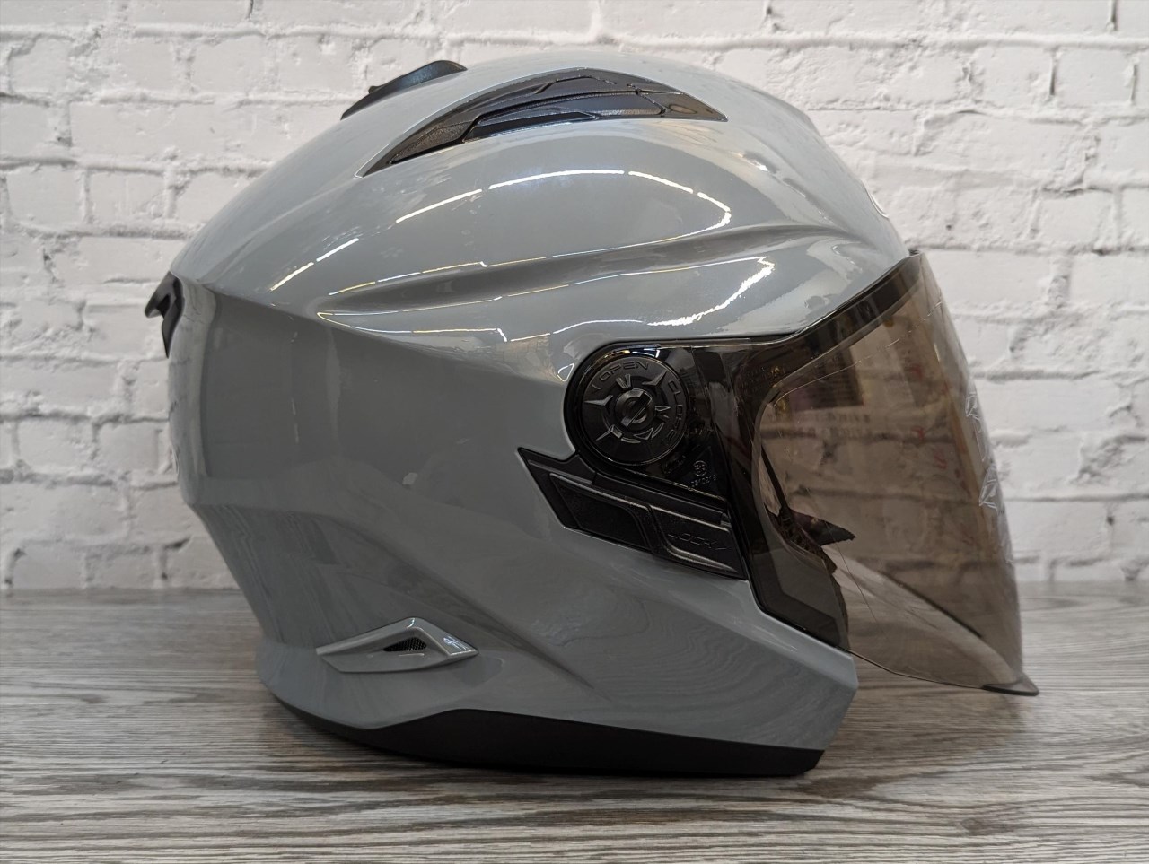 《遠古騎士》瑞獅 ZEUS 613B 素色 水泥灰 半罩安全帽 內襯全可拆 雙鏡片