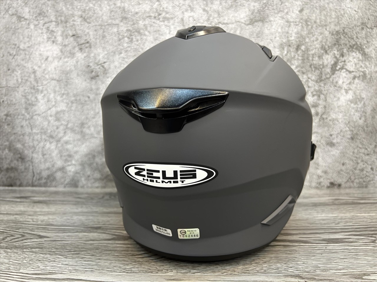 《遠古騎士》瑞獅 ZEUS 613B 素色 平光深灰 半罩安全帽 內襯全可拆 雙鏡片