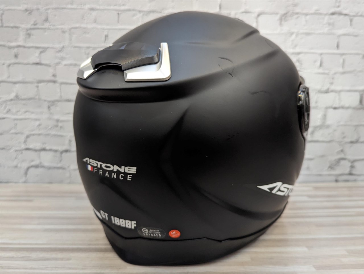 《遠古騎士》ASTONE GT1000F 素色 消光黑 碳纖材質 雙鏡片雙D扣全罩安全帽