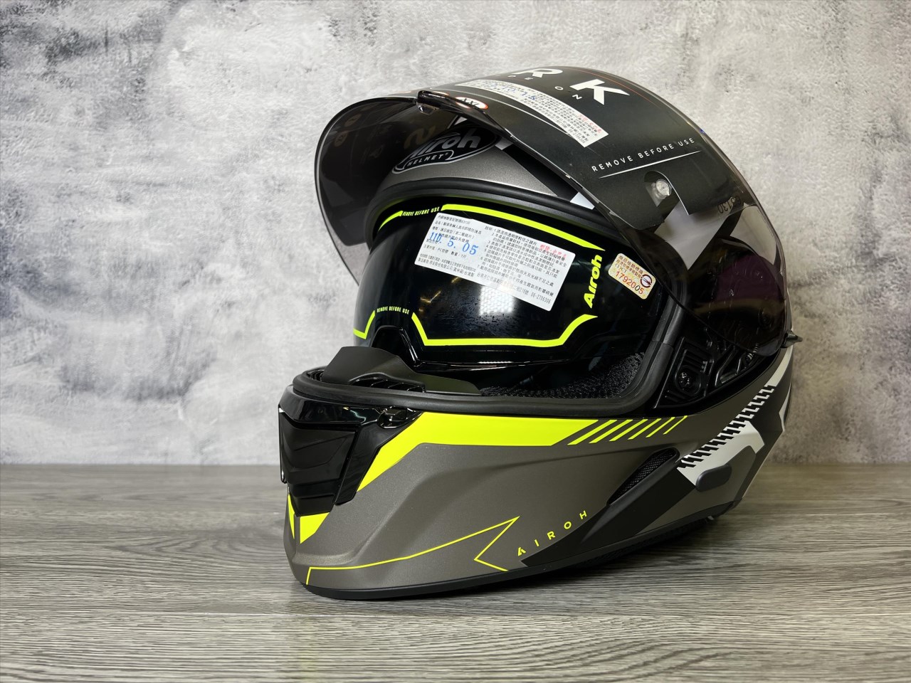 《遠古騎士》AIROH 義大利 SPARK #8 平黑灰 全罩帽 安全帽