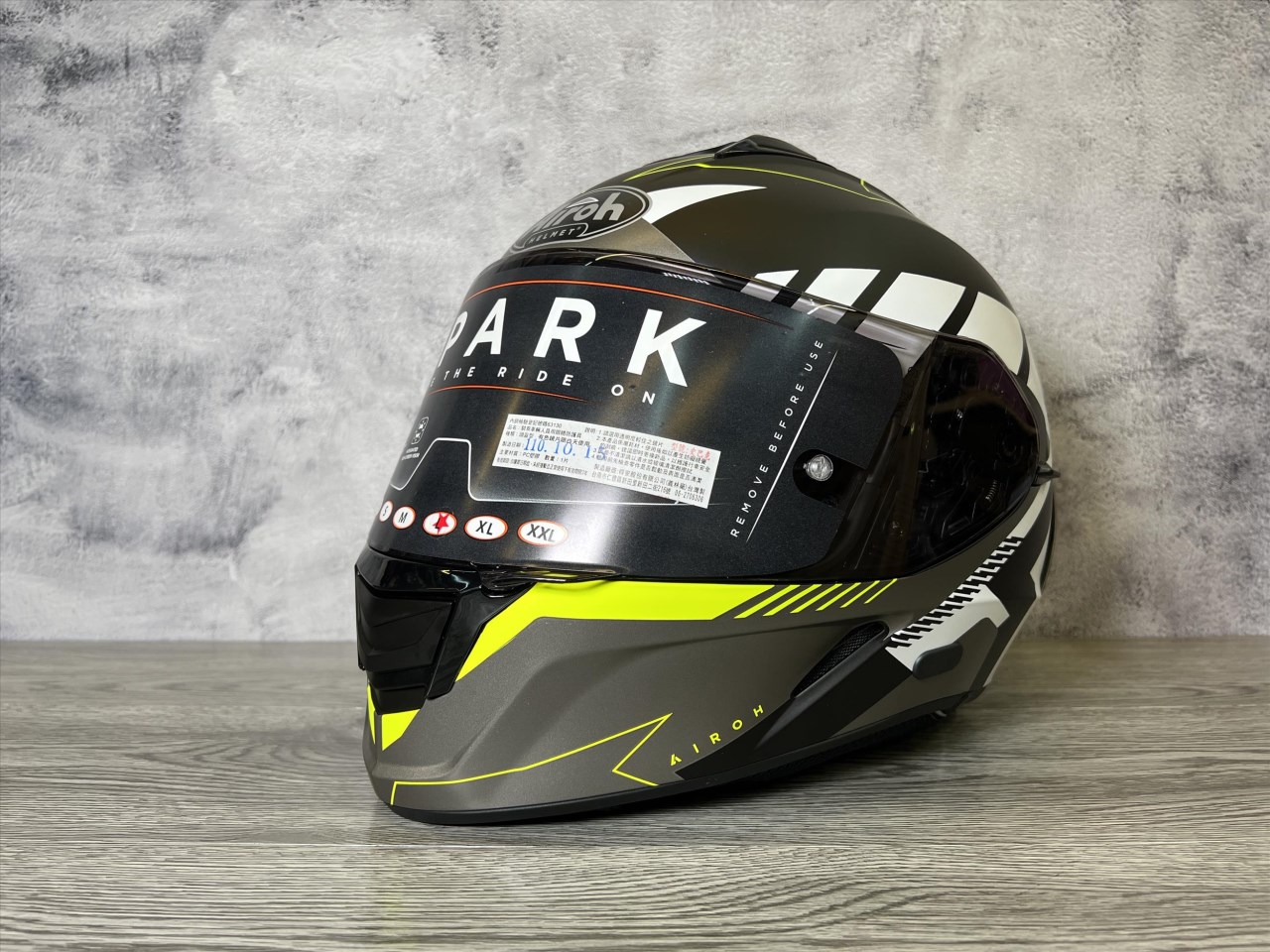 《遠古騎士》AIROH 義大利 SPARK #8 平黑灰 全罩帽 安全帽