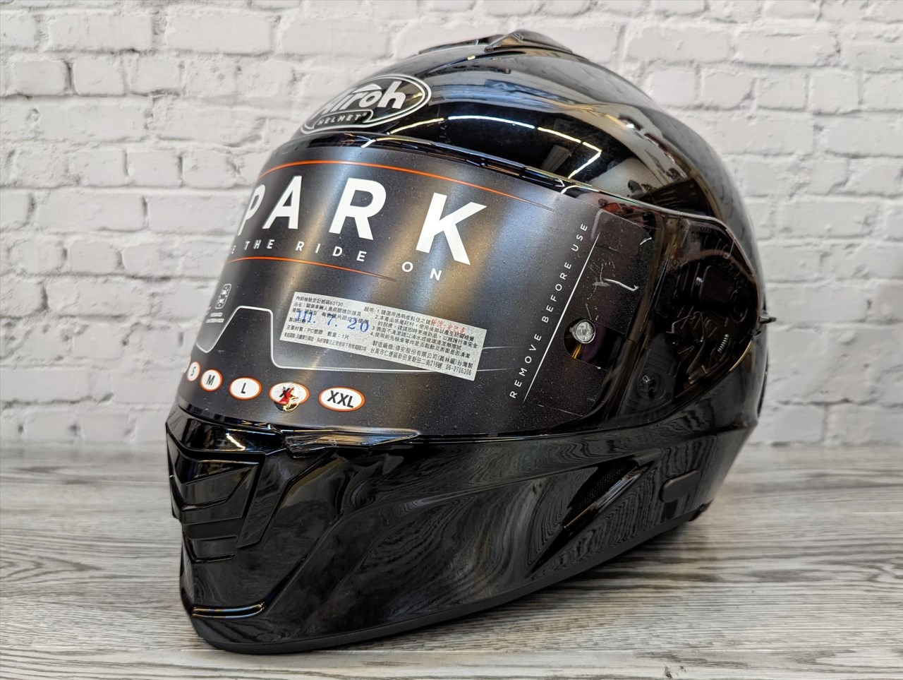 《遠古騎士》AIROH 義大利 SPARK 素色 亮黑 全罩帽 安全帽