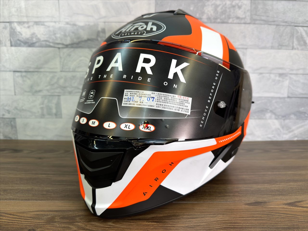 《遠古騎士》AIROH 義大利 SPARK #7 平黑橘 全罩帽 安全帽 墨片 通風