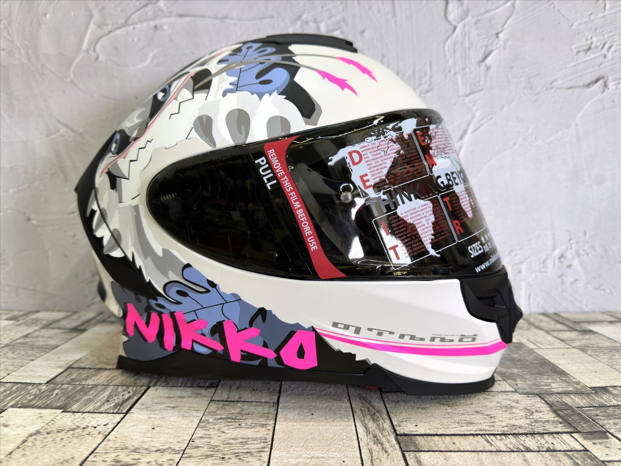 《遠古騎士》Nikko N-806 II #16狂氣達菲 平黑/藍粉 全罩 內鏡片 安全帽