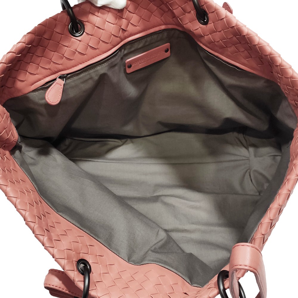 【BOTTEGA VENETA 】297983 經典編織羊皮壓扣羅馬手提包(玫瑰粉)