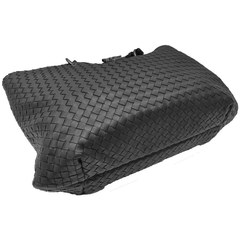 【BOTTEGA VENETA 】297983 經典編織羊皮壓扣羅馬手提包(黑色)